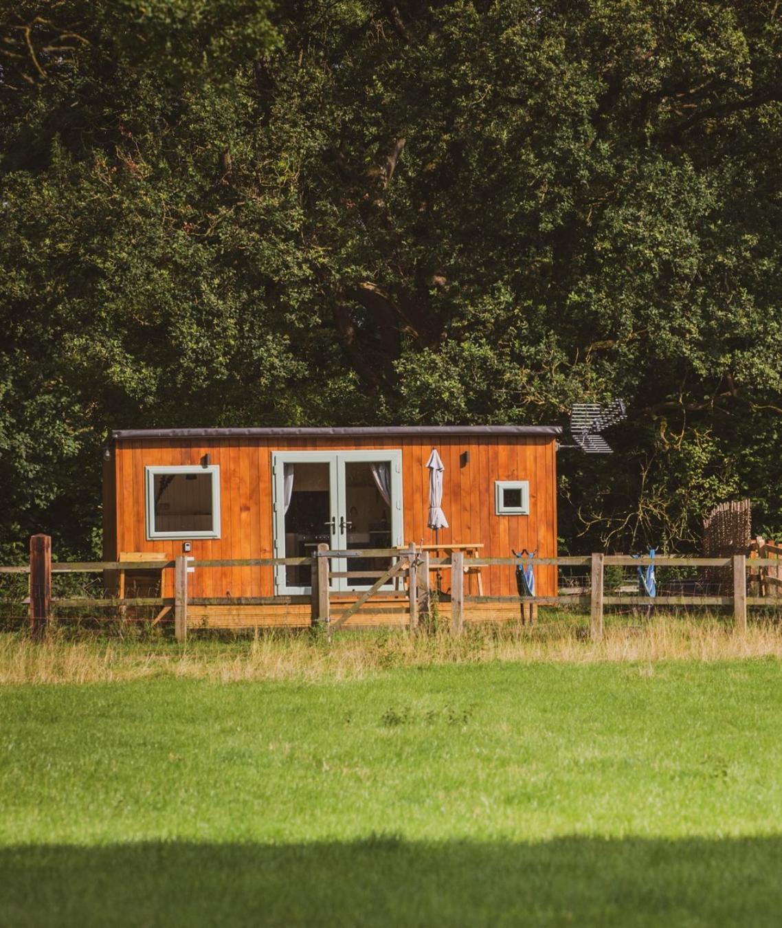 The Hideaway At Hiddenwood Glamping Hotel Corsley Buitenkant foto
