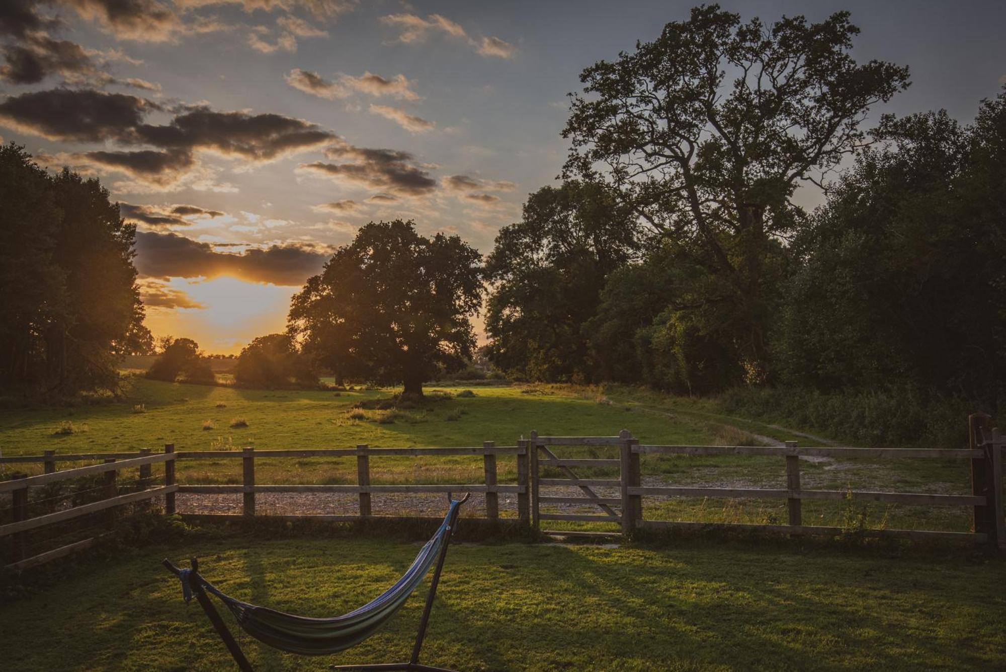 The Hideaway At Hiddenwood Glamping Hotel Corsley Buitenkant foto