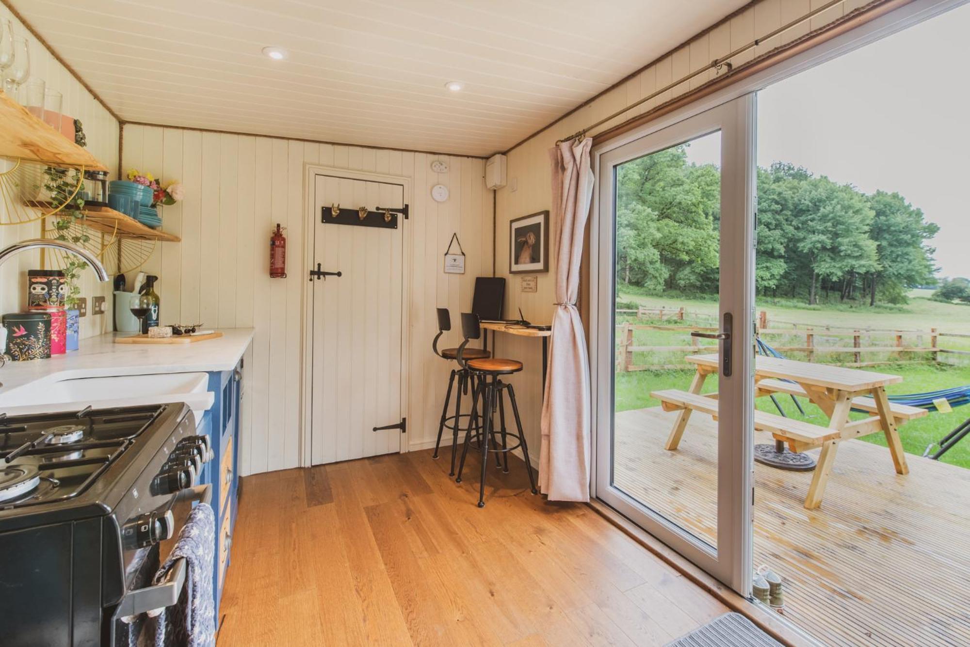 The Hideaway At Hiddenwood Glamping Hotel Corsley Buitenkant foto